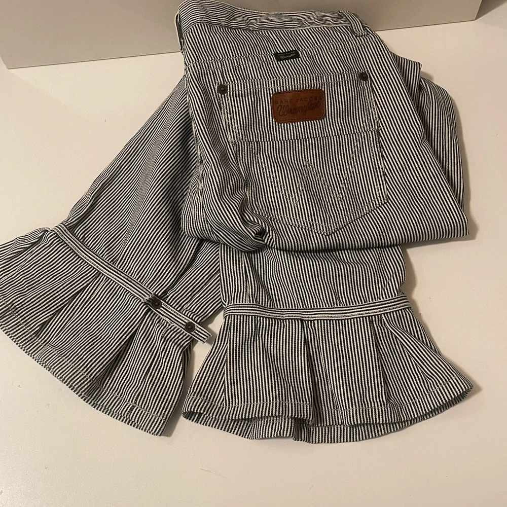 Marc, Jacobs beautiful, unique, striped jeans with new design .chic, & stylish